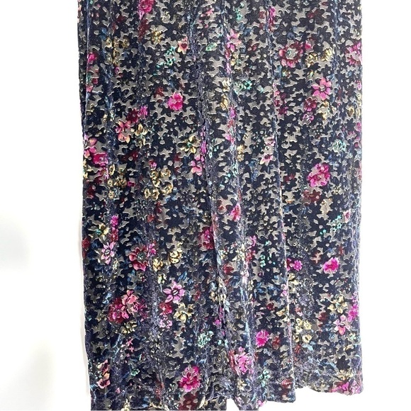 New Aqua Capsule x Maddie & Tae Black Floral Velvet Party Slip Dress US M - Picture 8 of 8